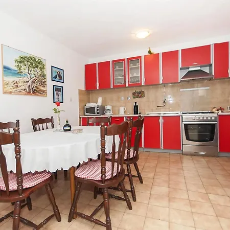 公寓 Maksim 罗戈兹尼察