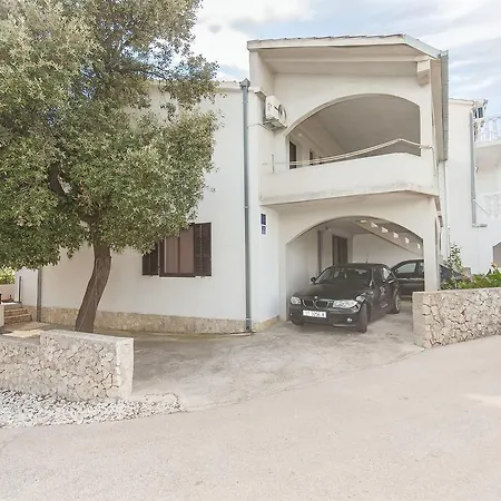 Maksim 아파트 로고즈니차